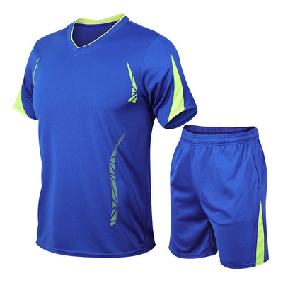 人の夏ランニングのスポーツは衣服の短い袖のTシャツを5分の速い乾燥身に着けている