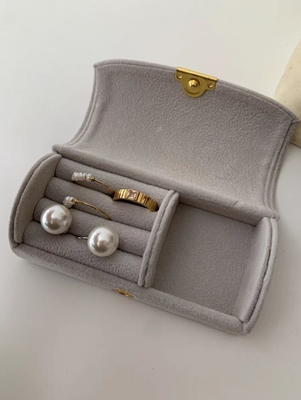 新品 高級 ベルベット 宝石箱 リング ブレスレット ネックレス 収納箱 旅行 小型 携帯 宝石