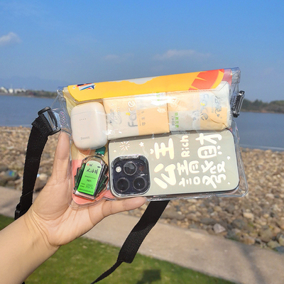 3層封印された大型携帯電話 防水袋 斜めのストラッド 泳ぐ 防水 ファンニーパック PVC 浮遊 露天海