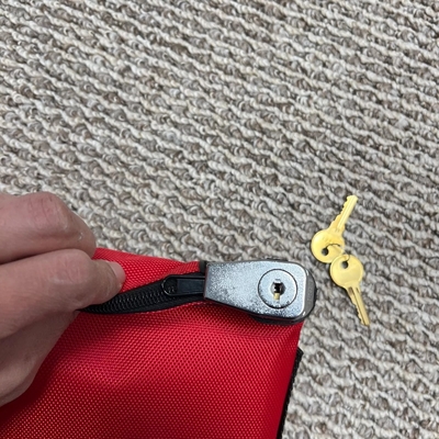 国境を越えた爆発物 銀行バッグ ザイプバッグ レッドナイロン セキュリティバッグ 医療バッグ 銃 アムモバッグ