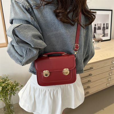 レトロの感覚 小さいバッグ 女性 2024 NEW SUMMER ファッション 外国のスタイル 肩バッグ 小さい