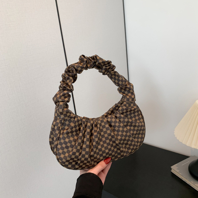 女性用バッグ トレンド 新しいトレンド INS トレンド オールインワン 肩バッグ 春と夏 ファッション クラウド 折りたたみ バッグ