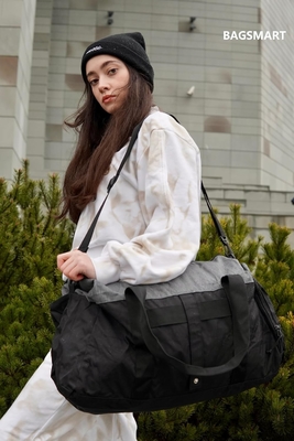 男性用 ジムバッグ 女性用 折りたたむ 旅行用 デュッフルバッグ 軽量 週末用 デュッフルバッグ