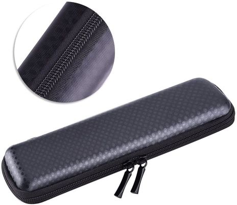 軽量で丈夫なEVA製ペンケース。カットフォームのインナーとゴムバンドで、整理整頓と出し入れが簡単