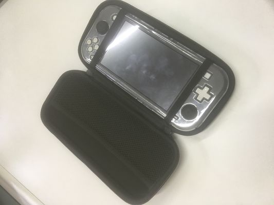 シェーバー、ゲーム、電子機器を保護する、ベルベット裏地とPUレザーカバー付き軽量EVAハードケース